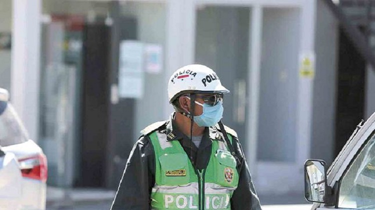 Policía de Arequipa vuelve a realizar compra sospechosa de mascarillas