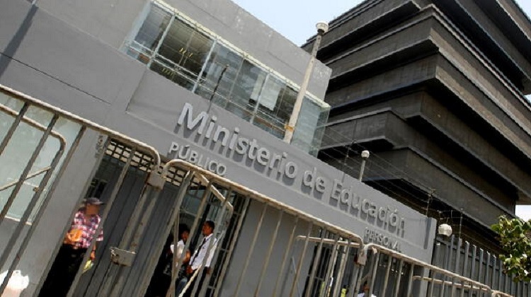 Coronavirus: empresa del rubro confección vendió alcohol sin registro sanitario a Minedu