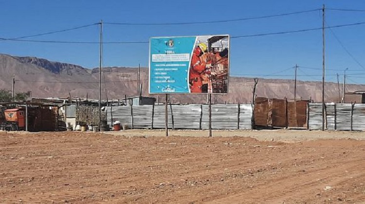 Alcalde en Caravelí prioriza losa deportiva en lugar de servicios básicos