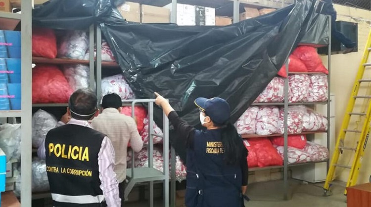 Piura: Gobernador tendrá que declarar por el caso de mascarillas