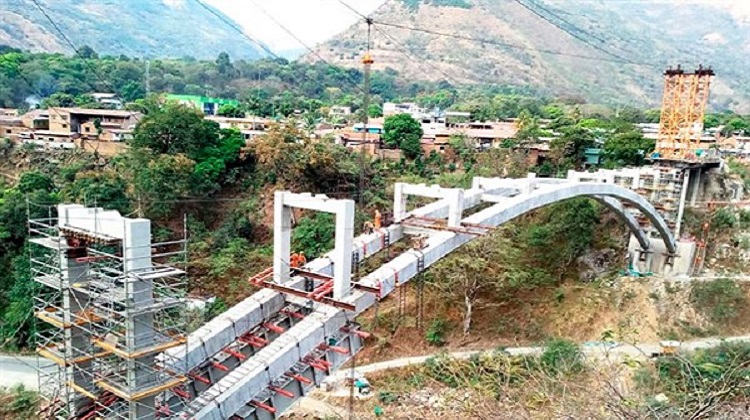 Reanudan construcción de puente Maranura