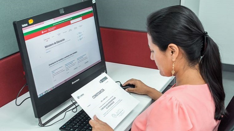Contratarán planes de telefonía y datos para celulares de 433,700 docentes de escuelas públicas