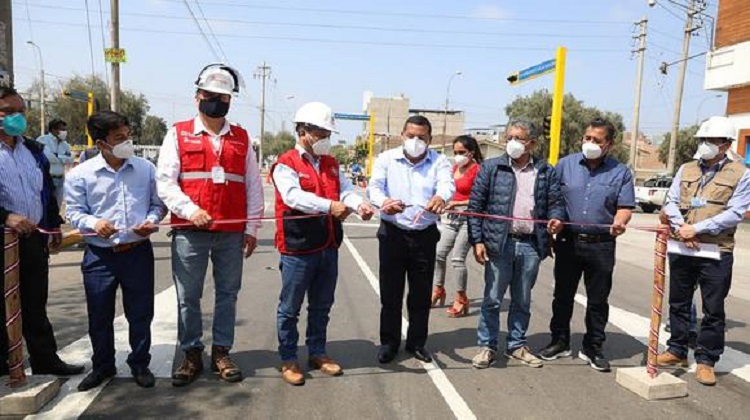 Entregan obra en avenida afectada por El Niño Costero