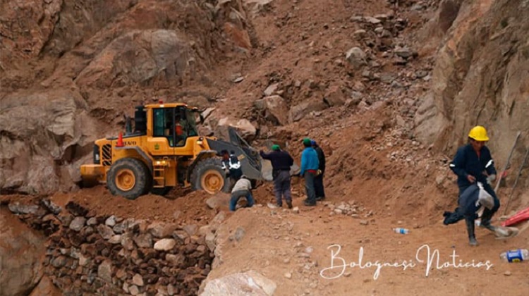 Municipalidad de Pampas contrató a consorcio que entregó