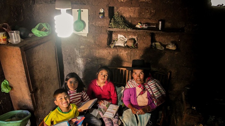Perú: 27 proyectos de electrificación rural serán licitados en setiembre