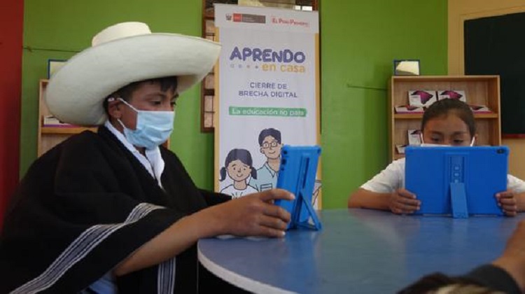 Contraloría advierte que grupo de tabletas no están homologadas por el MTC