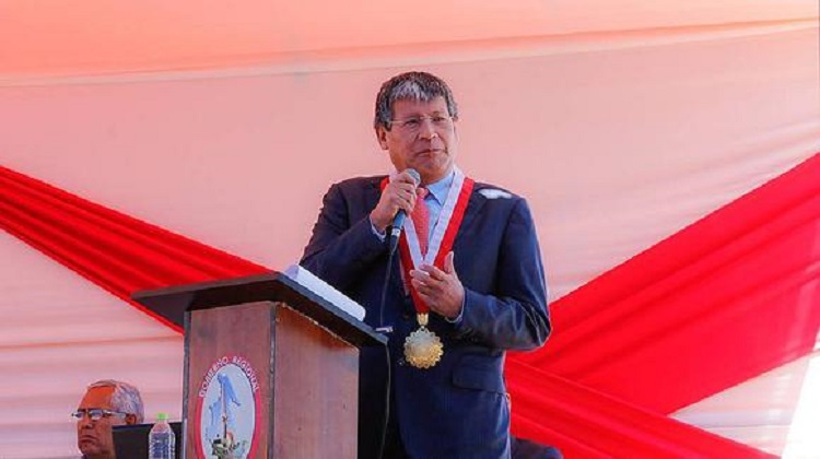 Exgobernador Oscorima en el “Club de la Construcción”