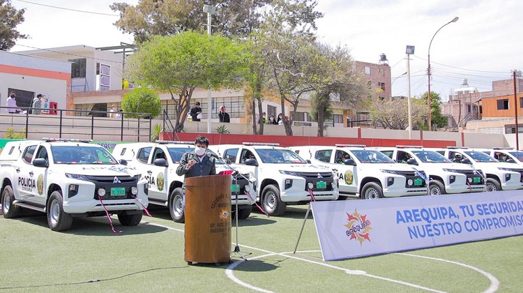 Gobierno Regional de Arequipa justifica compra de patrulleros a precios por encima del mercado