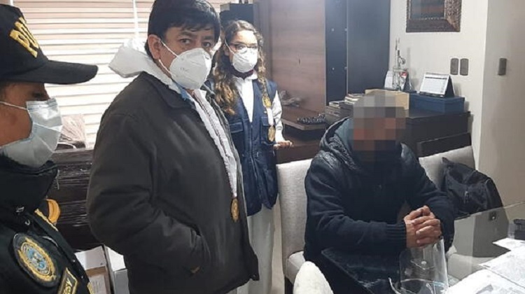 Investigan a fiscal del Callao por caso de las mascarillas en la Aviación Policial