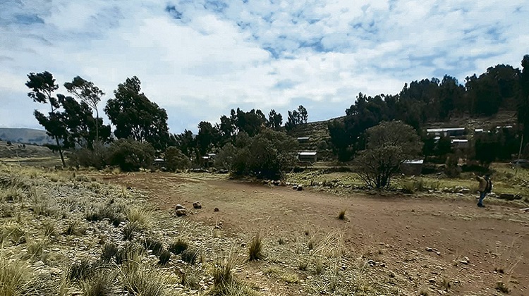 Puno: gastaron S/ 200.000 en cancha de fútbol que no existe en terreno del distrito de Tilali