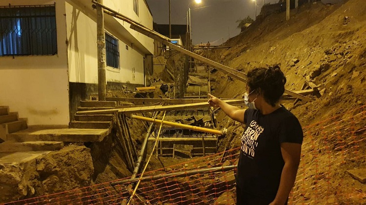 VES: denuncian mal estado de postes y tuberías expuestas debido a obras