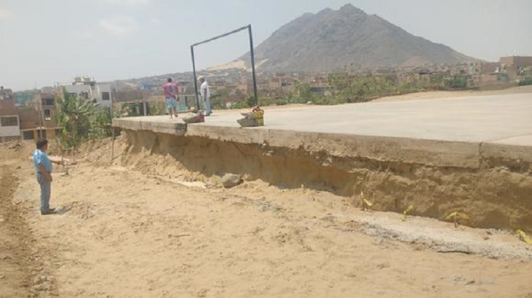 Trujillo: vecinos reportan peligrosa losa deportiva en el distrito El Porvenir
