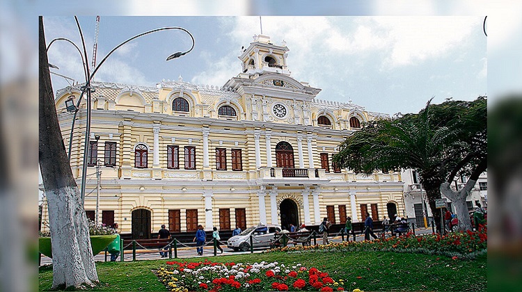 Contraloría advirtió hechos adversos en contratación de obra de MPCh