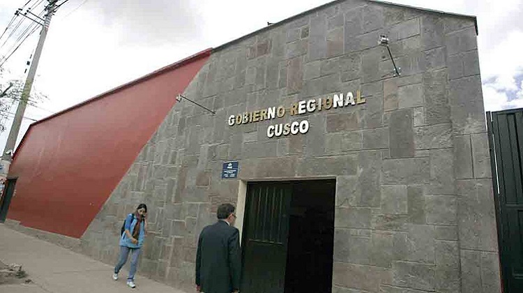 Cusco: gestión Benavente contrató abogados que no reunían perfil y sin concurso