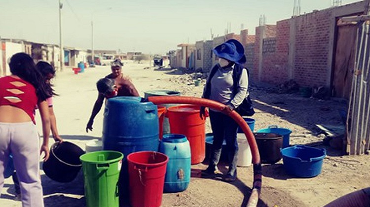 Exigen culminar obra de saneamiento que afecta a vecinos del Bajo Piura