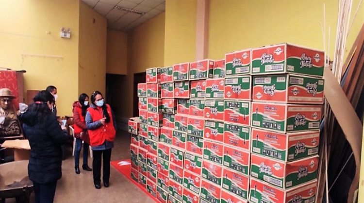 Pasco: Contraloría encuentra 453 panetones guardados en auditorio municipal