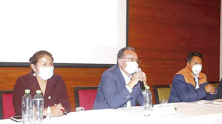 Piden intervenir a Contraloría en obra de hospital de Puno