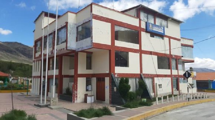 Castrovirreyna: Amplían indebidamente obra cuatro veces y Estado no puede cobrar 758 mil en reparaciones