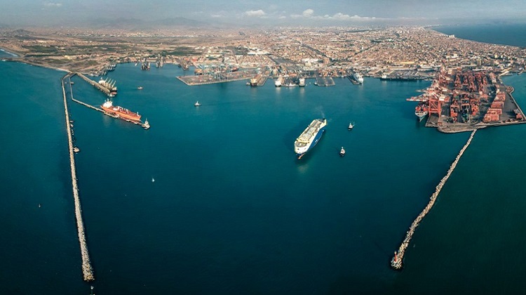 Invertirán $ 424 millones para modernizar puertos peruanos este año