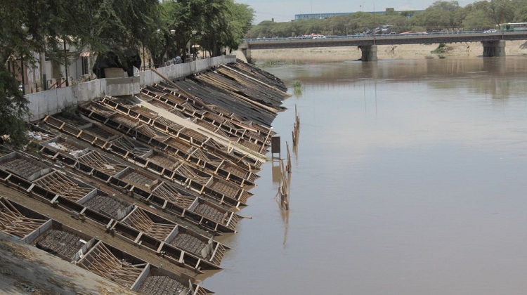 Más de S/ 95 millones en obras quedaron sumergidos en el río Piura