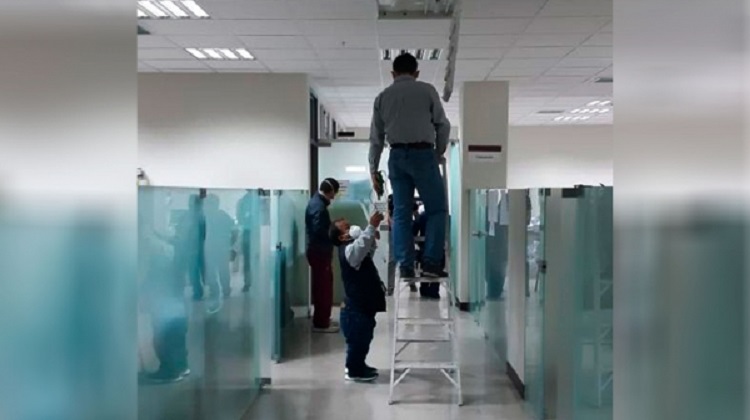 Pagan 68 mil soles a terceros por poner y limpiar focos en el Hospital Regional