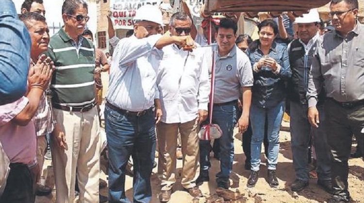 Lambayeque: Empresa de alcalde de Mochumí envuelta en supuesto pago de coima