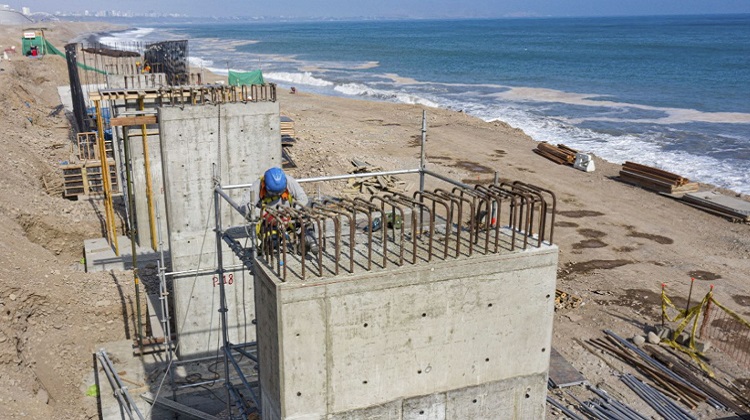 MML construye protección costera en vía Costa Verde de San Miguel