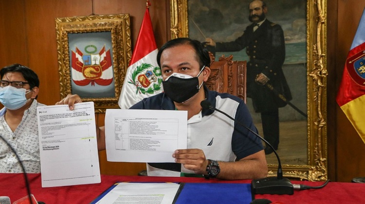 Piura: alcalde denuncia manejo irregular de vales de gasolina en municipalidad