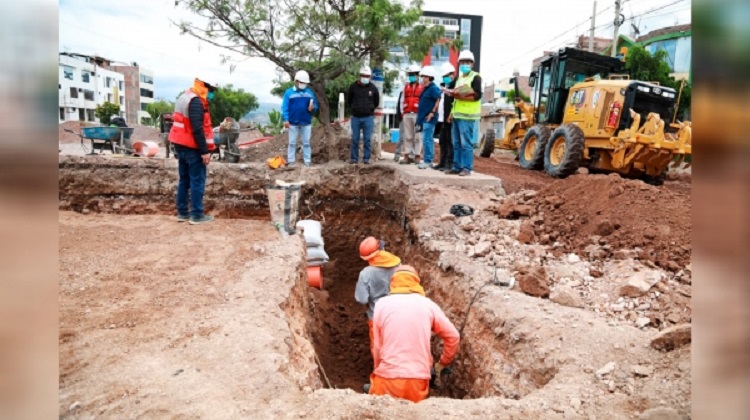 Advierten irregularidades en obra de Av. Javier Pérez