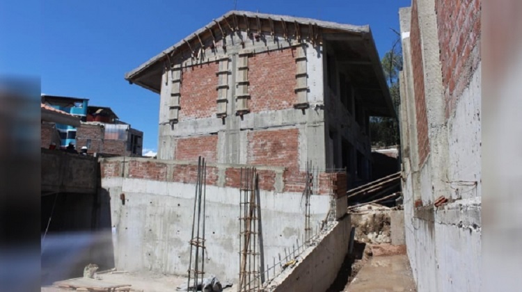 Identifican serias deficiencias en construcción de institución educativa