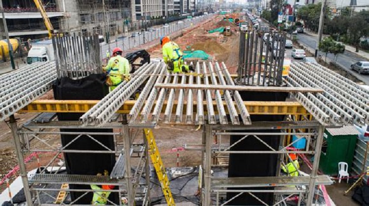 Inician instalación de columnas de viaducto del óvalo Monitor y obra será concluida en primer trimestre del 2022
