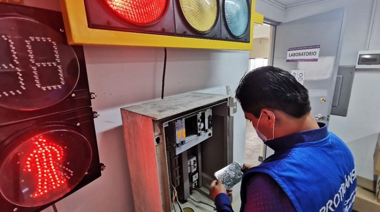 MML adquiere importantes componentes electrónicos para red semafórica