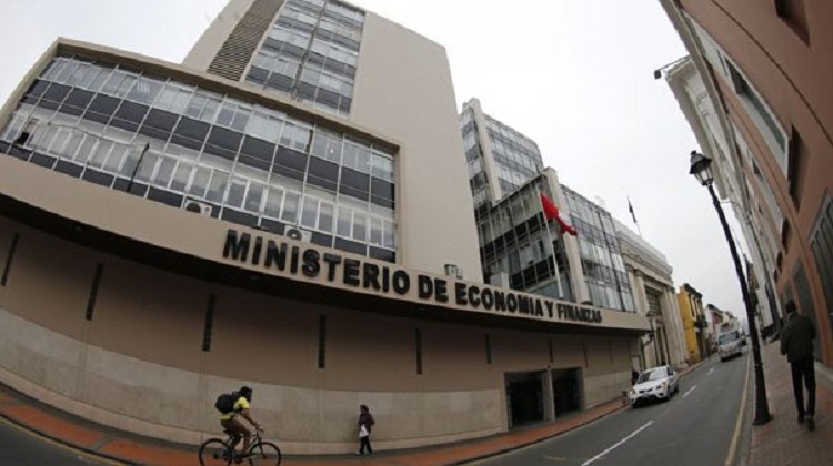 ¿Qué implica la propuesta de descentralizar el Ministerio de Economía y Finanzas?