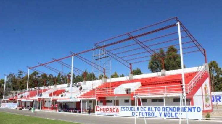 Contraloría detecta obras en estadio de Chupaca sin contrato regular en Junín