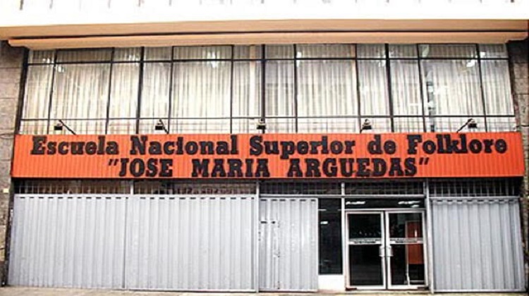 Condenan a ex director de la Escuela Nacional del Folclore por corrupción
