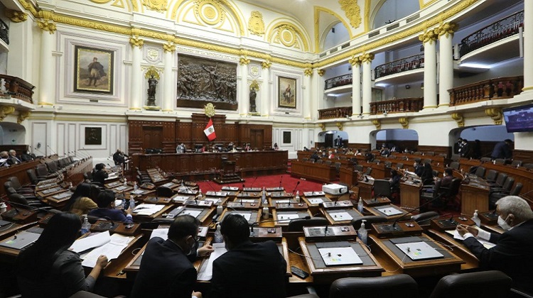 Congreso aprueba crear comisión para investigar compras y contrataciones de salud durante pandemia
