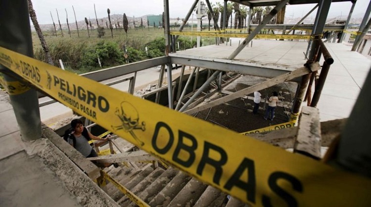 Pagar favores políticos con cargos alienta corrupción en obras públicas