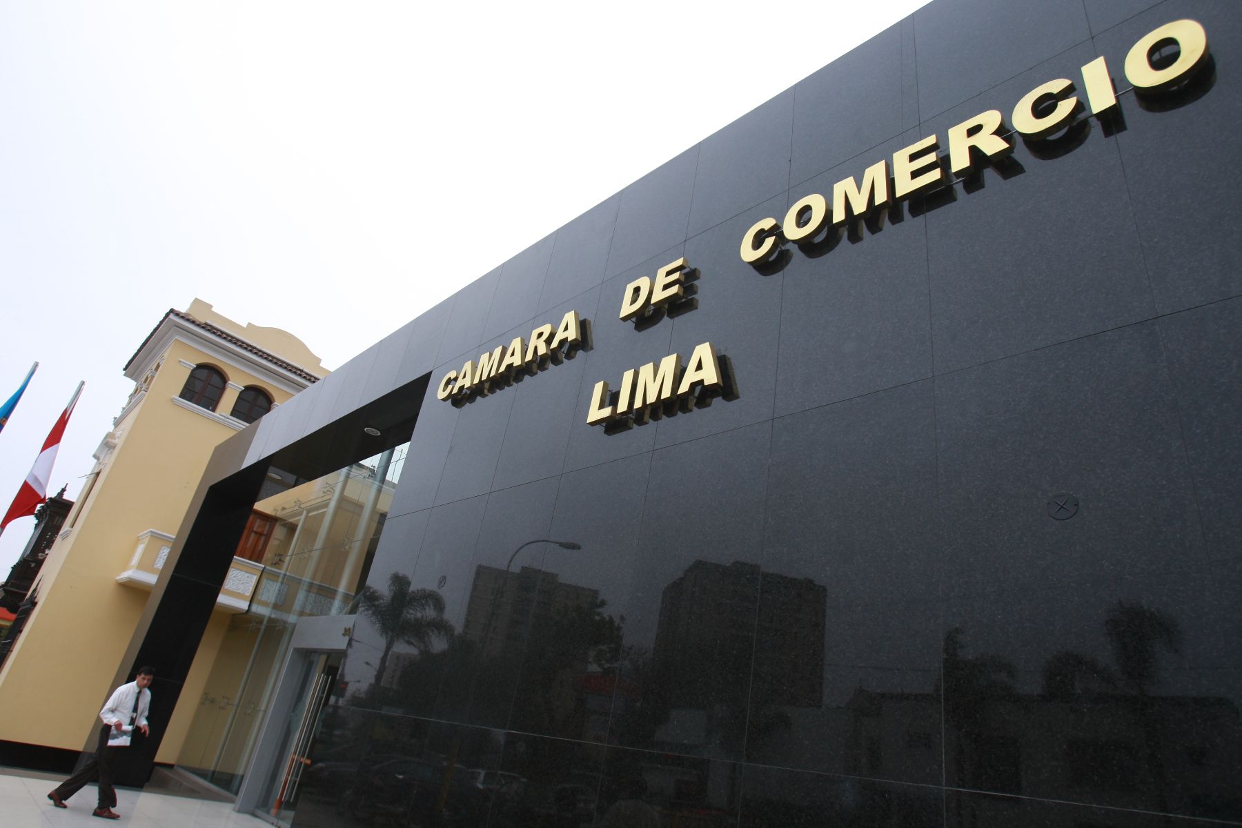 Tribunal de Contrataciones del Estado impone 8 sanciones a la Cámara de Comercio de Lima