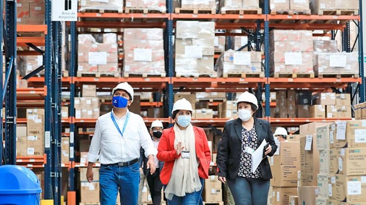 EsSalud busca ahorrar 300 millones de soles en compras de medicamentos y dispositivos médicos