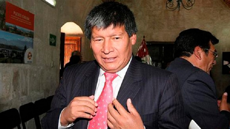 Oscorima Núñez acusado por cinco casos irregulares en firma con la OIM