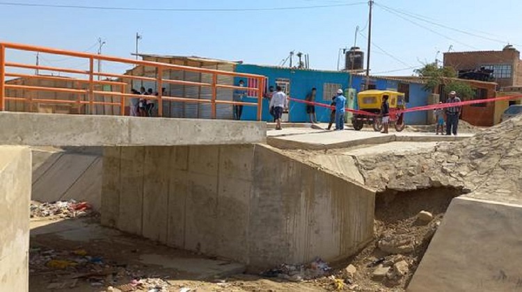 Talara: moradores denuncian rajaduras en obra de Canal Vía construido recientemente