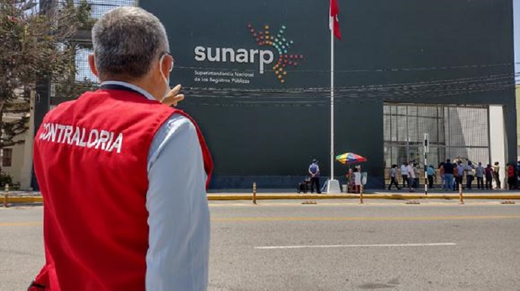 Chiclayo: Sunarp compra mascarillas y lentes que no evitan contagios del virus