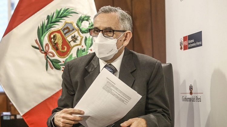 Familiares de Pedro Francke devolvieron el monto de sus últimas contrataciones con el Estado