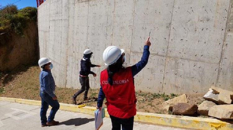 Hallan “ingeniero fantasma” en obra de construcción de pistas en Huancavelica