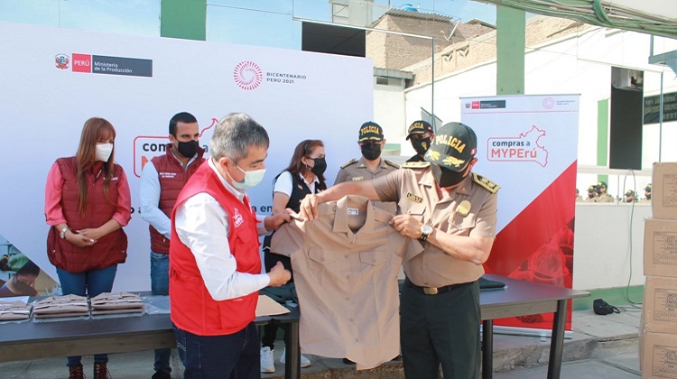 Compras a MYPErú inicia entrega de uniformes a la PNP en las regiones