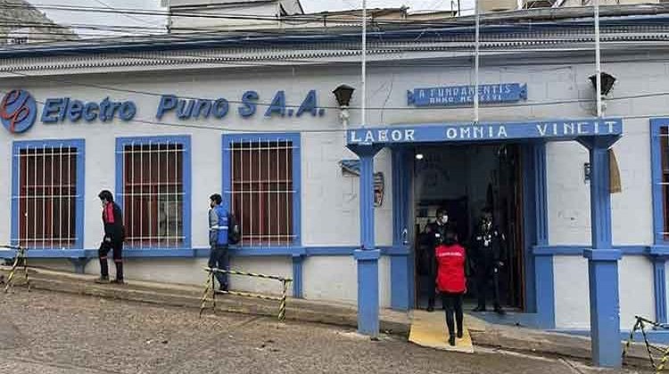 Funcionarios de Electro Puno beneficiaron a contratista por más de 1 millón de soles