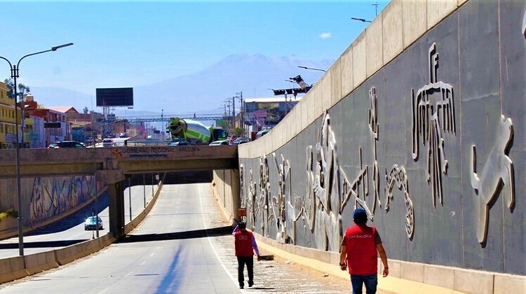 Arequipa: S/ 2 millones en perjuicio por murales de Elmer Cáceres Llica en variante