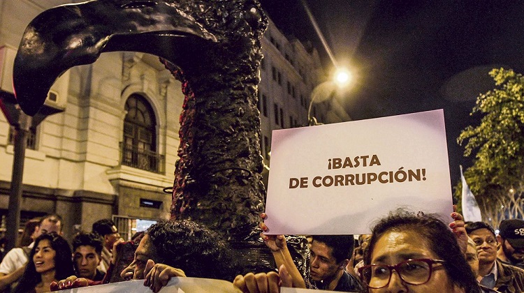 Aumenta percepción de corrupción en Perú, según estudio de Transparencia Internacional
