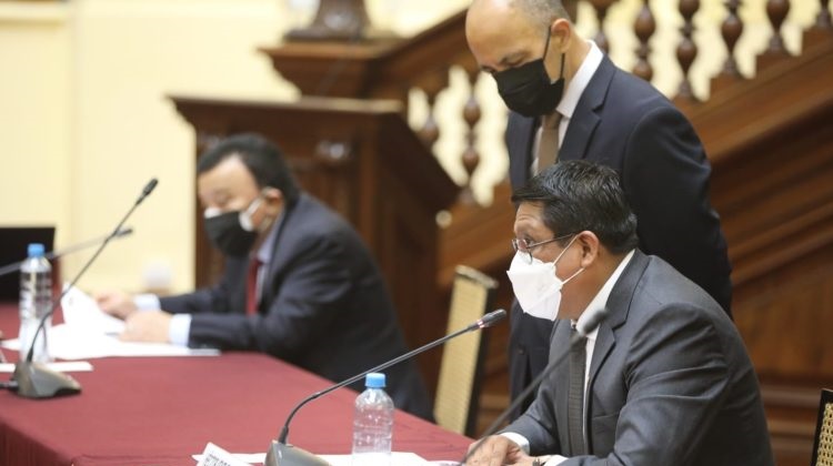 Comisión de Fiscalización interroga a siete gobernadores regionales