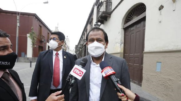 Fiscalía inició investigación contra congresista Edgar Tello